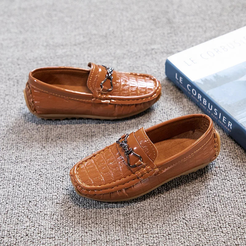 Boys Leather Shoes Round-toe Flat Soft Kids Fashion Casual Loafers Glossy Metal Buckle Children Moccasins Non-slip Britain Style