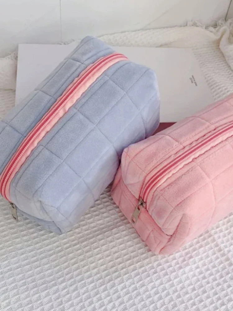 Cute Plush Makeup Bag for Women Portable Travel Small Cosmetic Bags Solid Color Zipper Toiletry Bag Washing Pouch Storage Bags