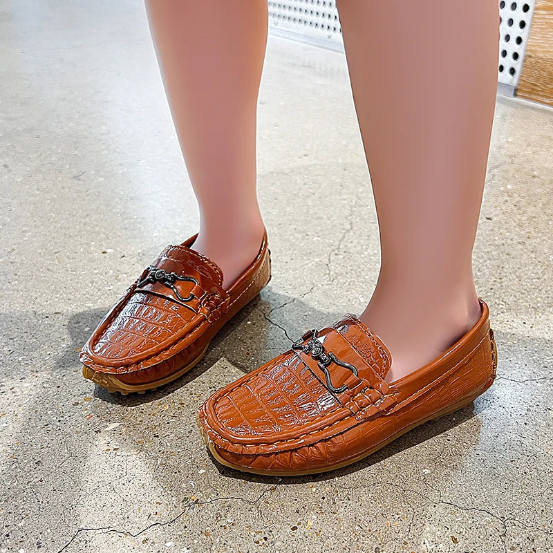 Boys Leather Shoes Round-toe Flat Soft Kids Fashion Casual Loafers Glossy Metal Buckle Children Moccasins Non-slip Britain Style