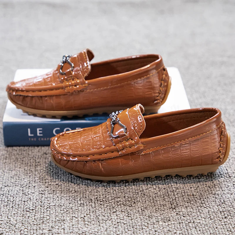 Boys Leather Shoes Round-toe Flat Soft Kids Fashion Casual Loafers Glossy Metal Buckle Children Moccasins Non-slip Britain Style