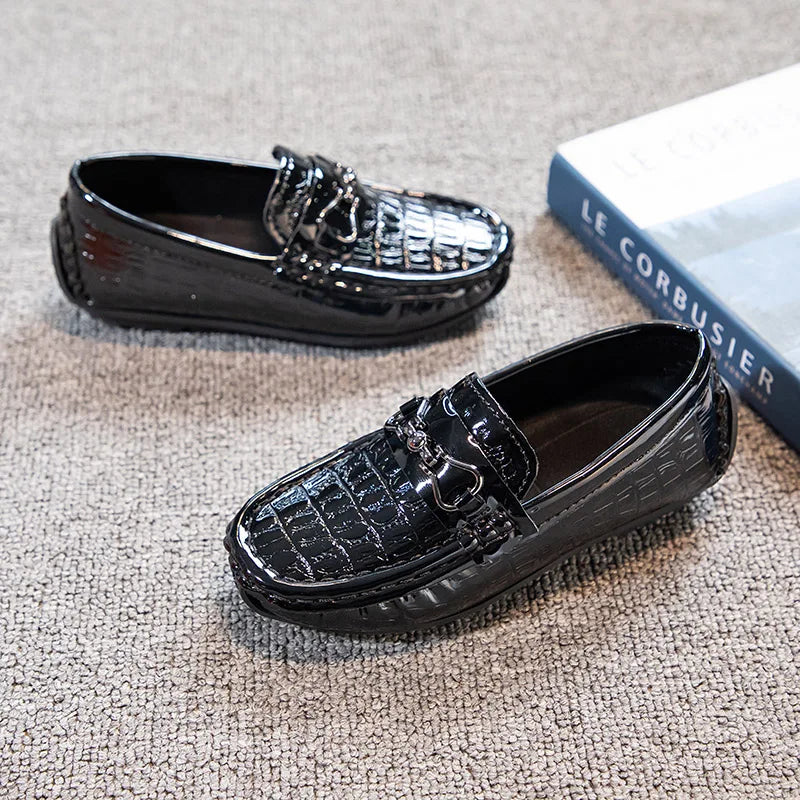 Boys Leather Shoes Round-toe Flat Soft Kids Fashion Casual Loafers Glossy Metal Buckle Children Moccasins Non-slip Britain Style