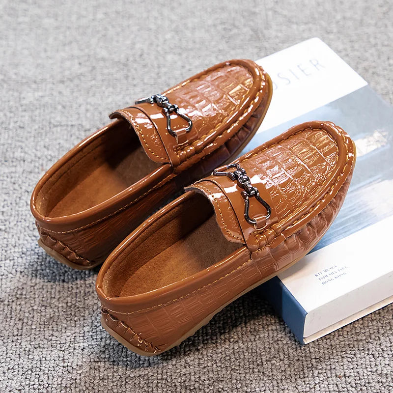 Boys Leather Shoes Round-toe Flat Soft Kids Fashion Casual Loafers Glossy Metal Buckle Children Moccasins Non-slip Britain Style