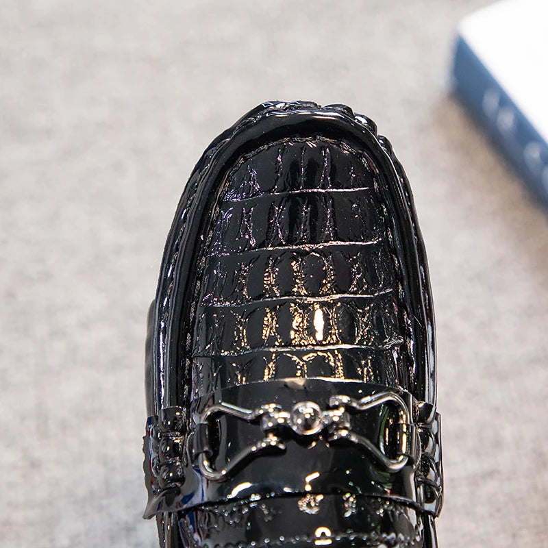 Boys Leather Shoes Round-toe Flat Soft Kids Fashion Casual Loafers Glossy Metal Buckle Children Moccasins Non-slip Britain Style