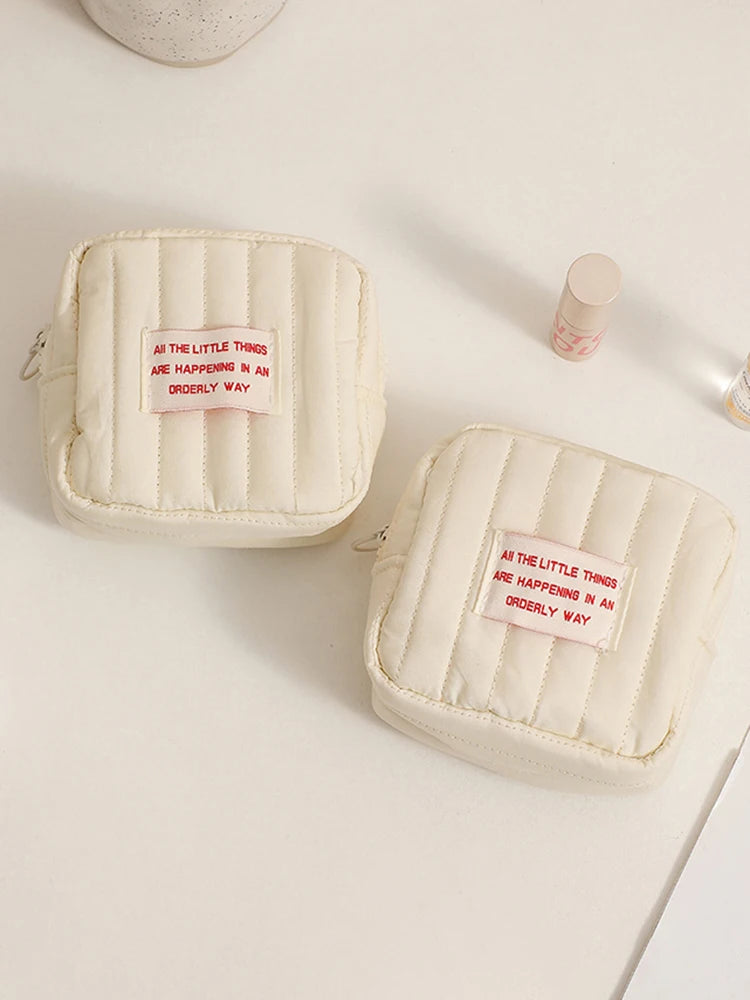 Korean Square Small Makeup Bag Student Small Earphones Zero Wallet Girl Portable Lipstick Storage Bags