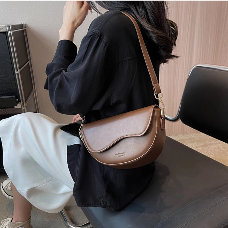Vintage PU Leather Crossbody Bag for Women Small Saddle Shoulder Bag with Wide Strap Flap Design