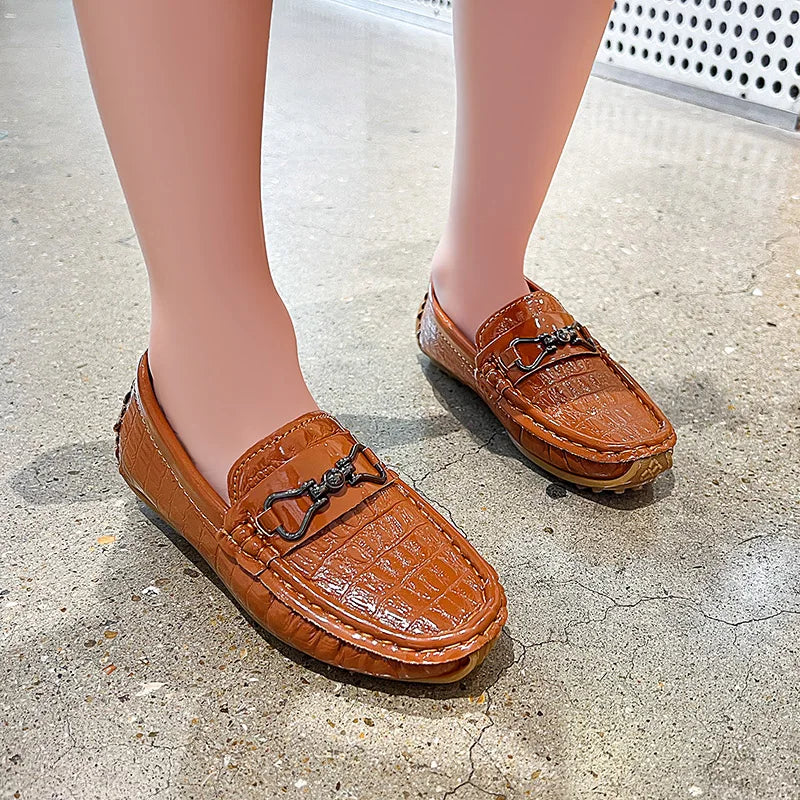 Boys Leather Shoes Round-toe Flat Soft Kids Fashion Casual Loafers Glossy Metal Buckle Children Moccasins Non-slip Britain Style