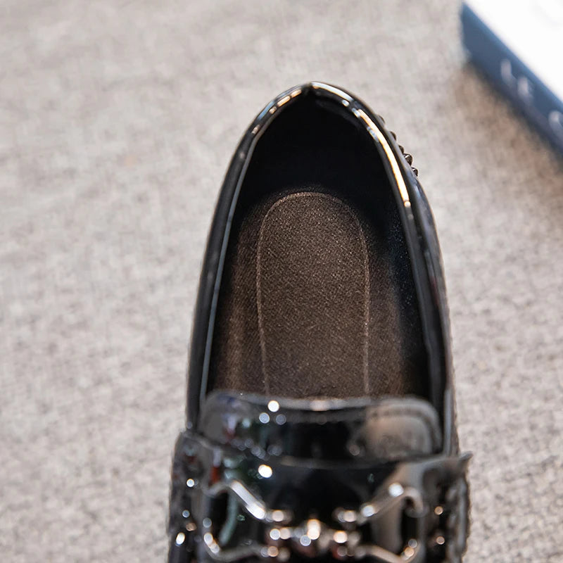 Boys Leather Shoes Round-toe Flat Soft Kids Fashion Casual Loafers Glossy Metal Buckle Children Moccasins Non-slip Britain Style