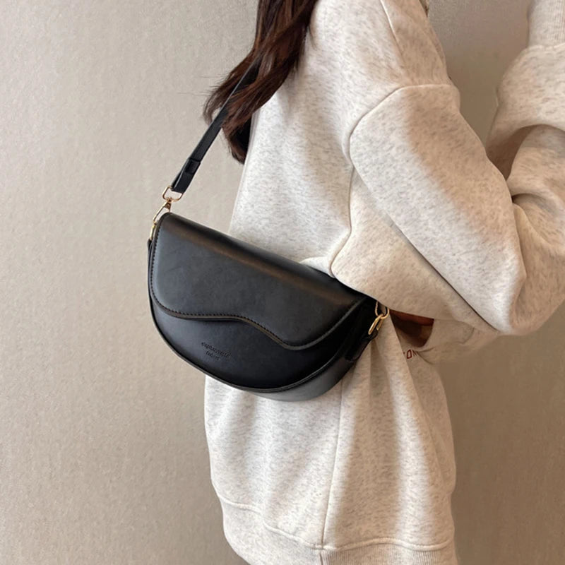 Vintage PU Leather Crossbody Bag for Women Small Saddle Shoulder Bag with Wide Strap Flap Design