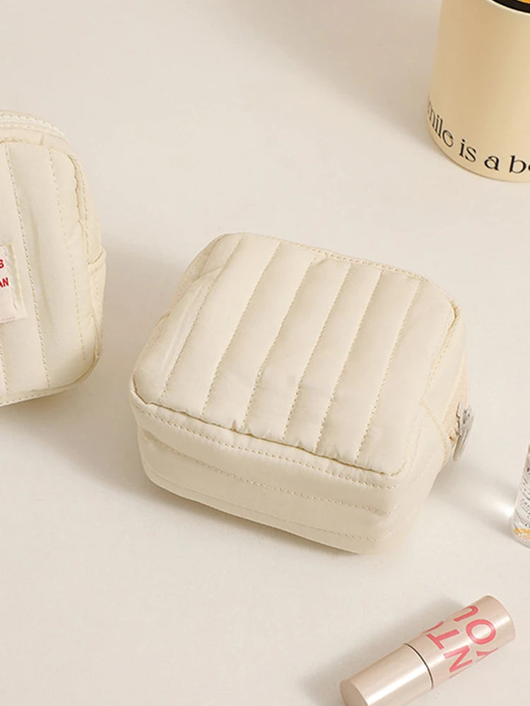 Korean Square Small Makeup Bag Student Small Earphones Zero Wallet Girl Portable Lipstick Storage Bags