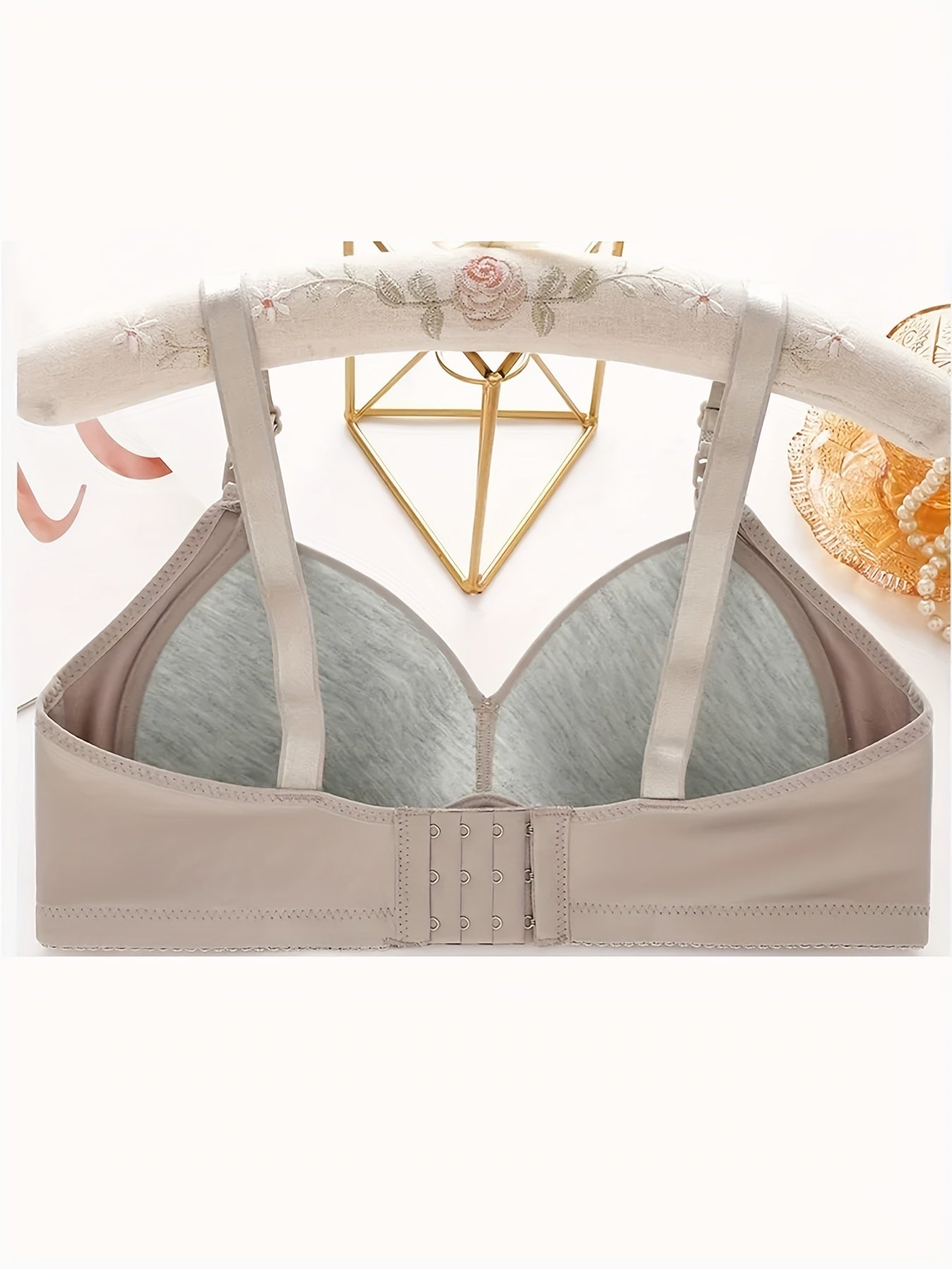 Comfortable Gathered Fit Maternity Nursing Bra with Stylish Pendant Detail - Soft and Breathable Nursing Bras for New Moms - Easy One-Handed Clip Down and Adjustable Straps for Customized Fit