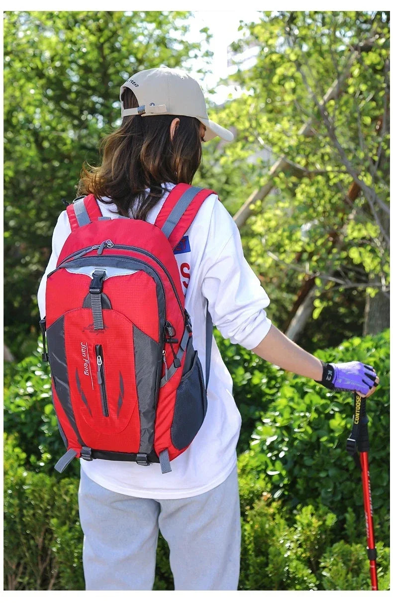 Outdoor Travel Backpack Fashion Hiking Backpacks Men Climbing Travel Backpack Classic Sport Travel Backpacks