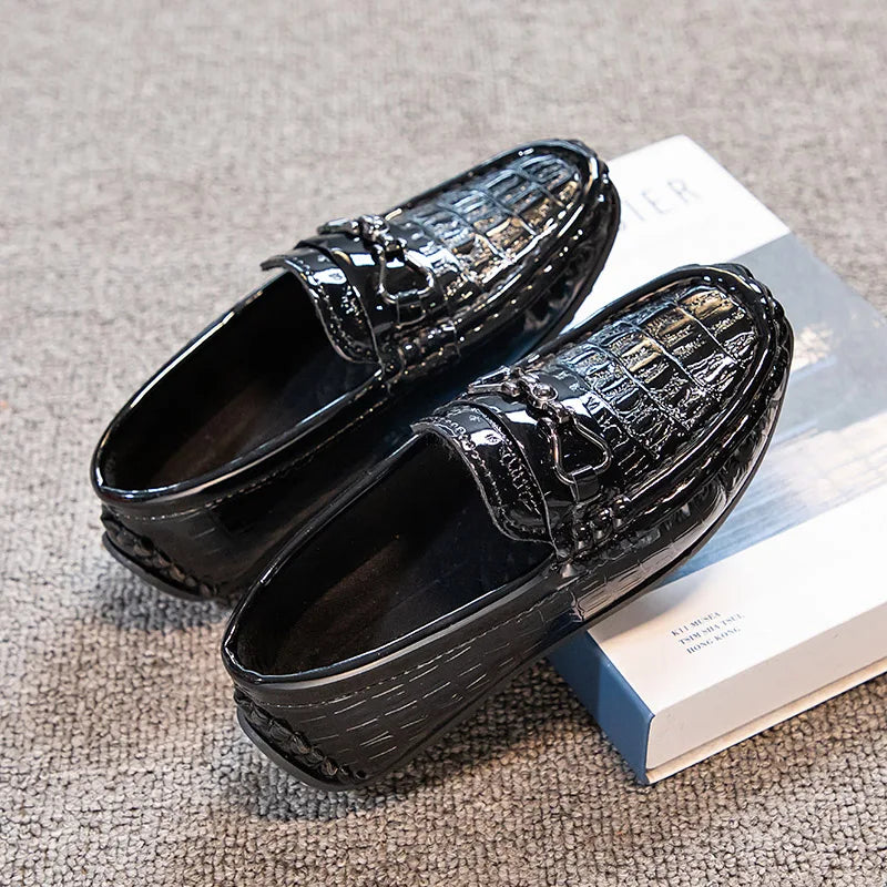 Boys Leather Shoes Round-toe Flat Soft Kids Fashion Casual Loafers Glossy Metal Buckle Children Moccasins Non-slip Britain Style