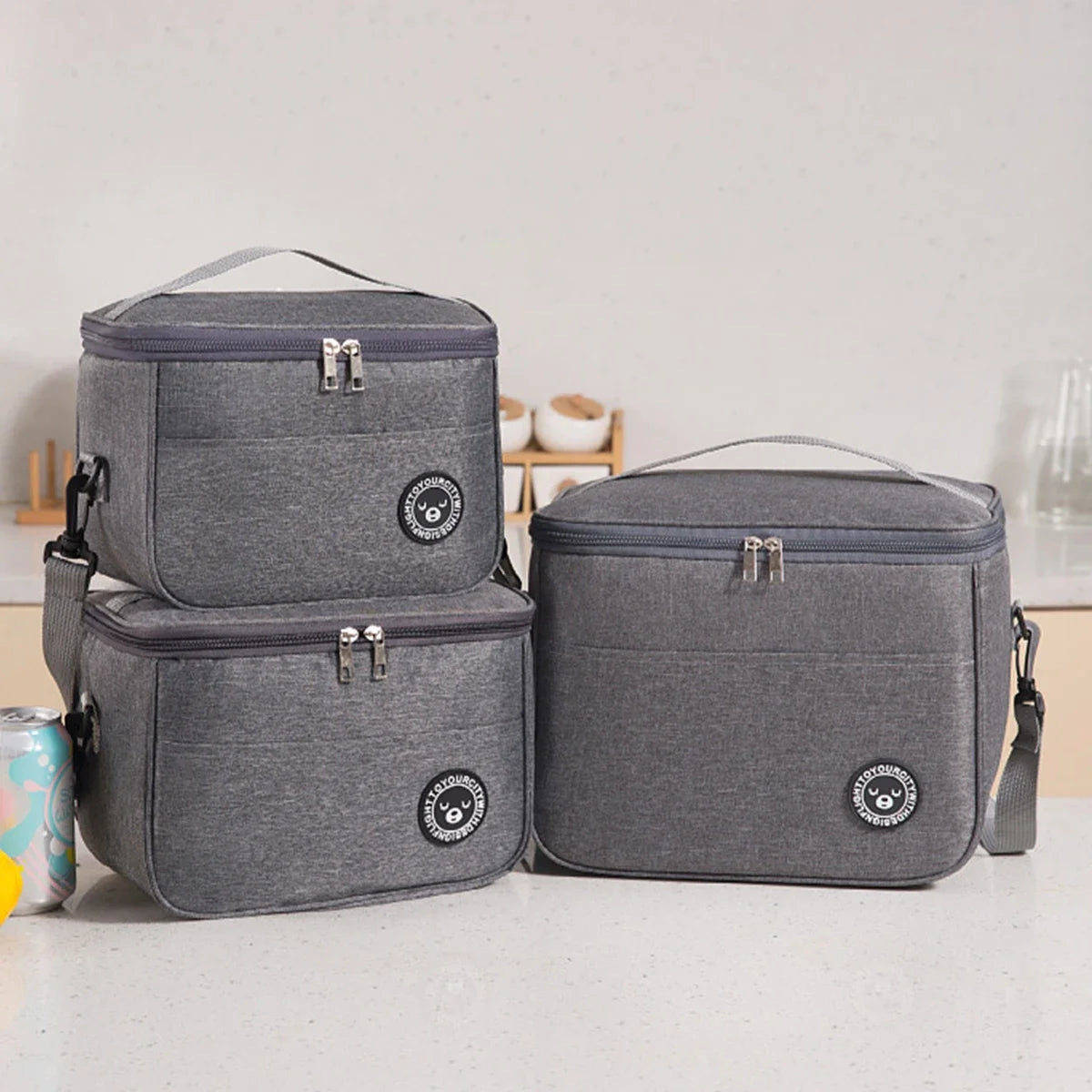 Capacity hand-held with shoulder strap insulated bag, lunch box bag, student thickened waterproof lunch bag。