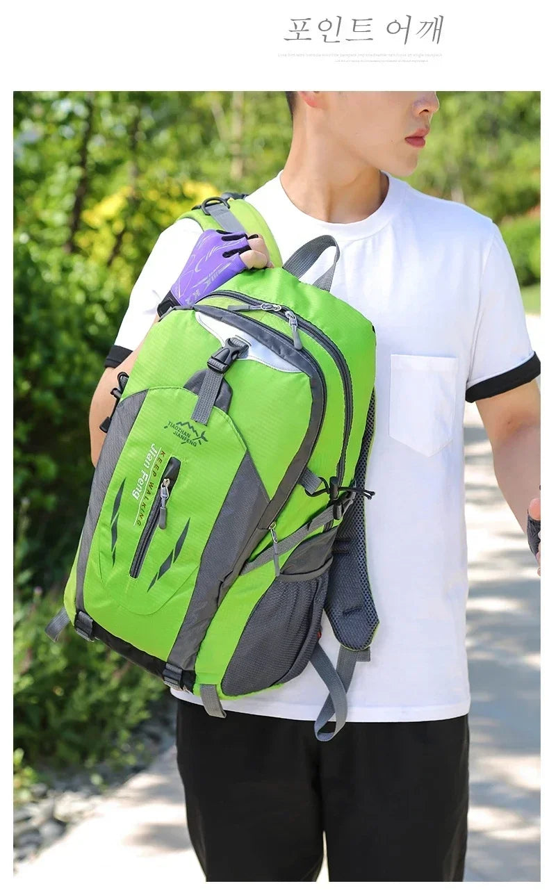 Outdoor Travel Backpack Fashion Hiking Backpacks Men Climbing Travel Backpack Classic Sport Travel Backpacks