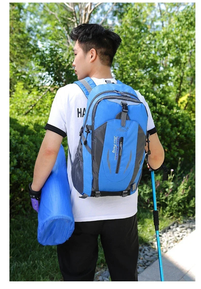 Outdoor Travel Backpack Fashion Hiking Backpacks Men Climbing Travel Backpack Classic Sport Travel Backpacks