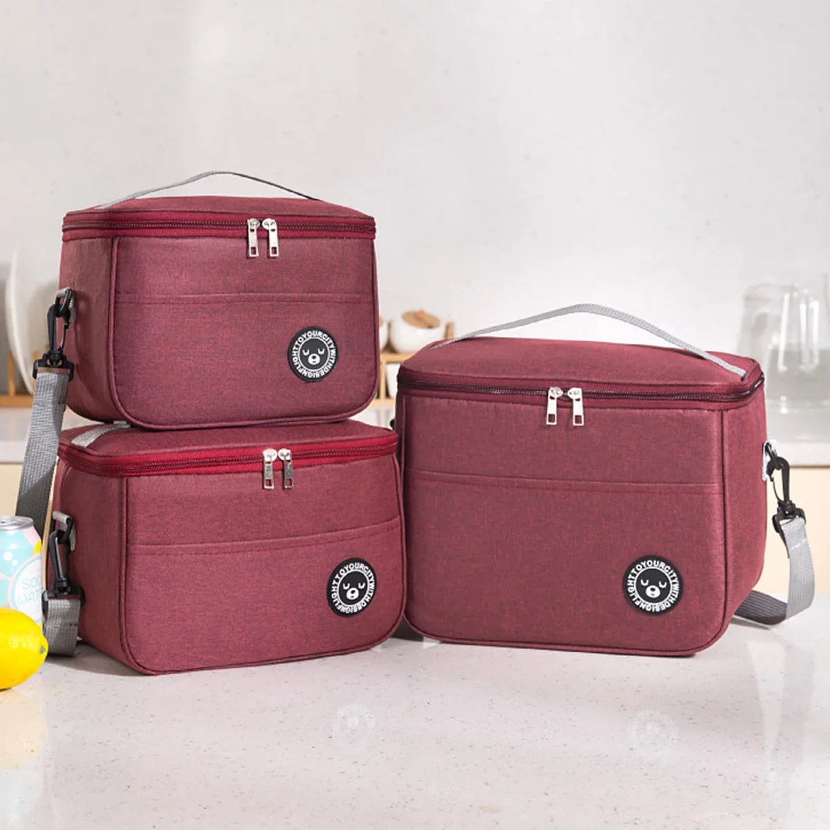 Capacity hand-held with shoulder strap insulated bag, lunch box bag, student thickened waterproof lunch bag。