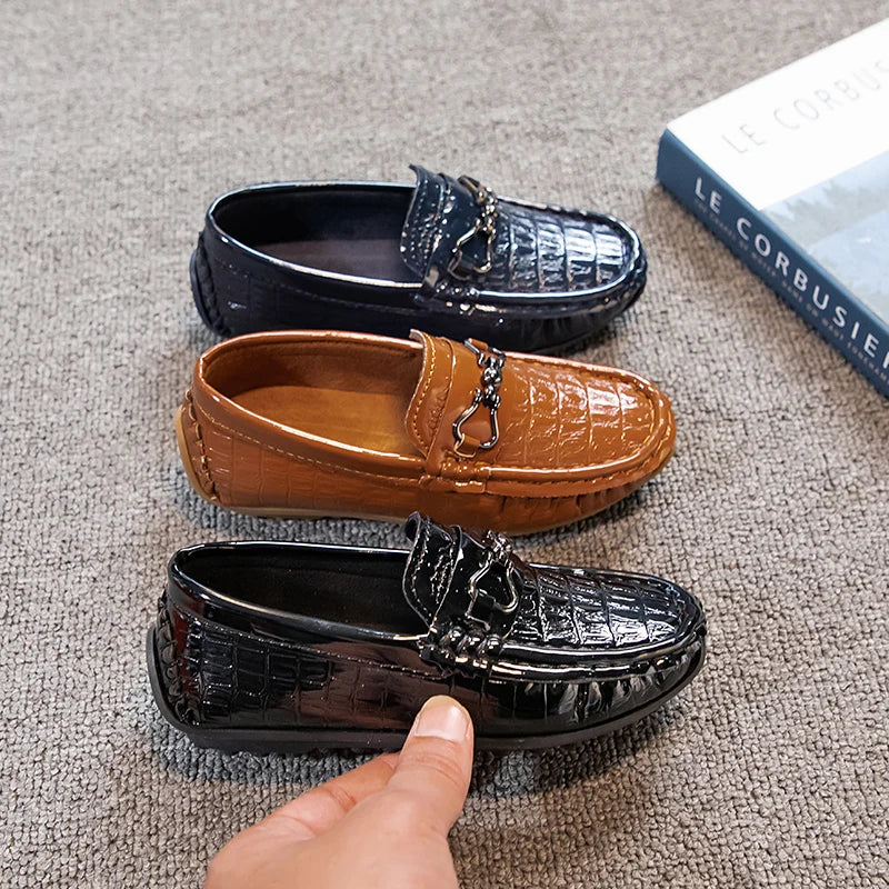 Boys Leather Shoes Round-toe Flat Soft Kids Fashion Casual Loafers Glossy Metal Buckle Children Moccasins Non-slip Britain Style