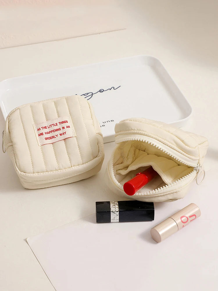 Korean Square Small Makeup Bag Student Small Earphones Zero Wallet Girl Portable Lipstick Storage Bags