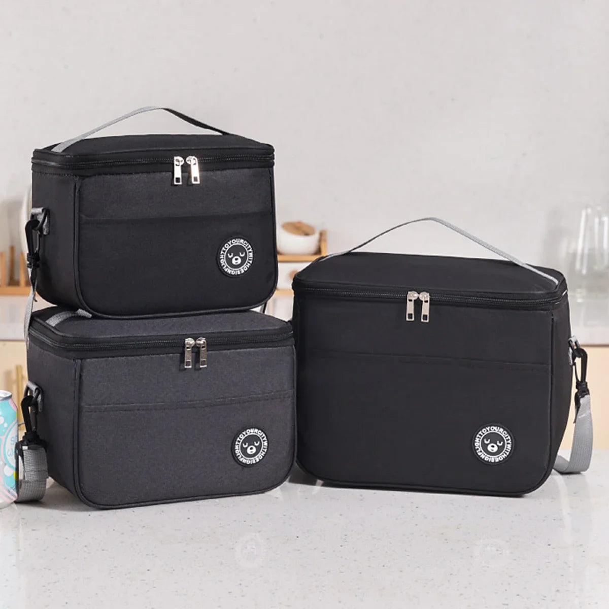 Capacity hand-held with shoulder strap insulated bag, lunch box bag, student thickened waterproof lunch bag。