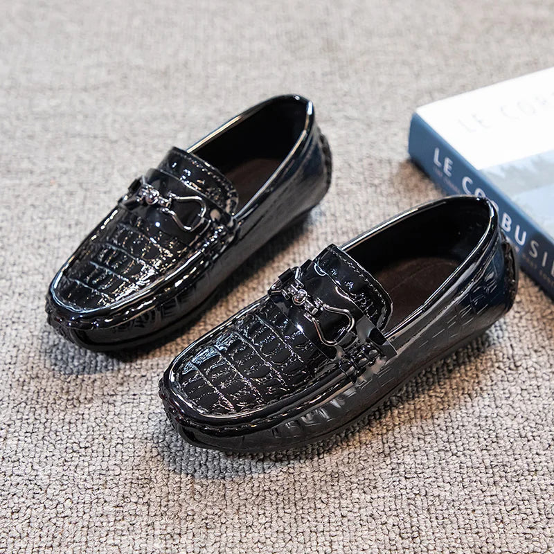 Boys Leather Shoes Round-toe Flat Soft Kids Fashion Casual Loafers Glossy Metal Buckle Children Moccasins Non-slip Britain Style