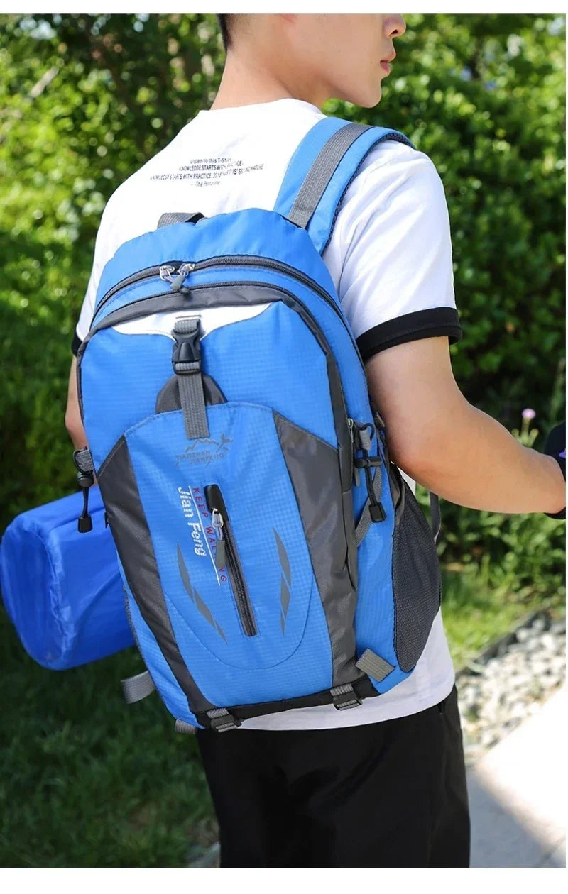 Outdoor Travel Backpack Fashion Hiking Backpacks Men Climbing Travel Backpack Classic Sport Travel Backpacks