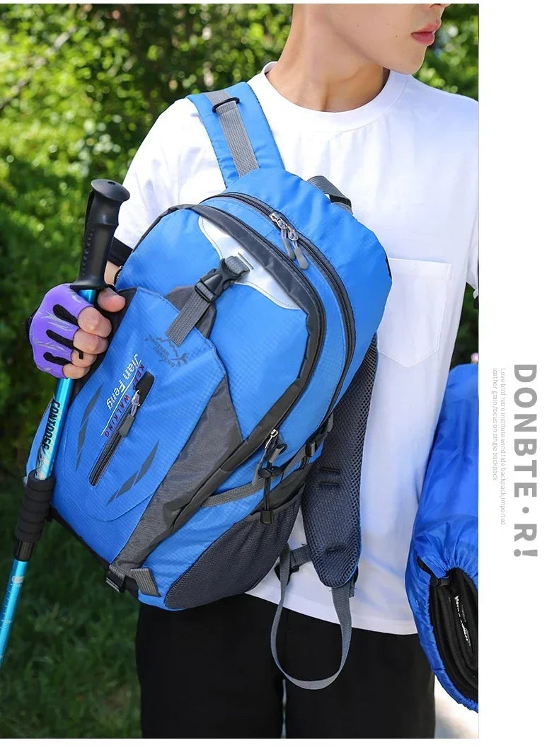 Outdoor Travel Backpack Fashion Hiking Backpacks Men Climbing Travel Backpack Classic Sport Travel Backpacks