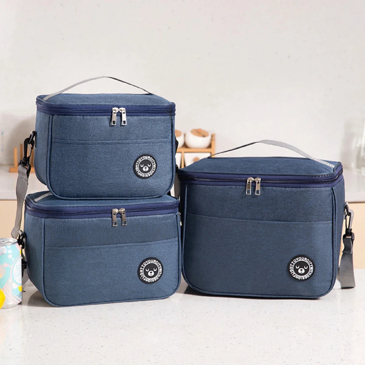 Capacity hand-held with shoulder strap insulated bag, lunch box bag, student thickened waterproof lunch bag。