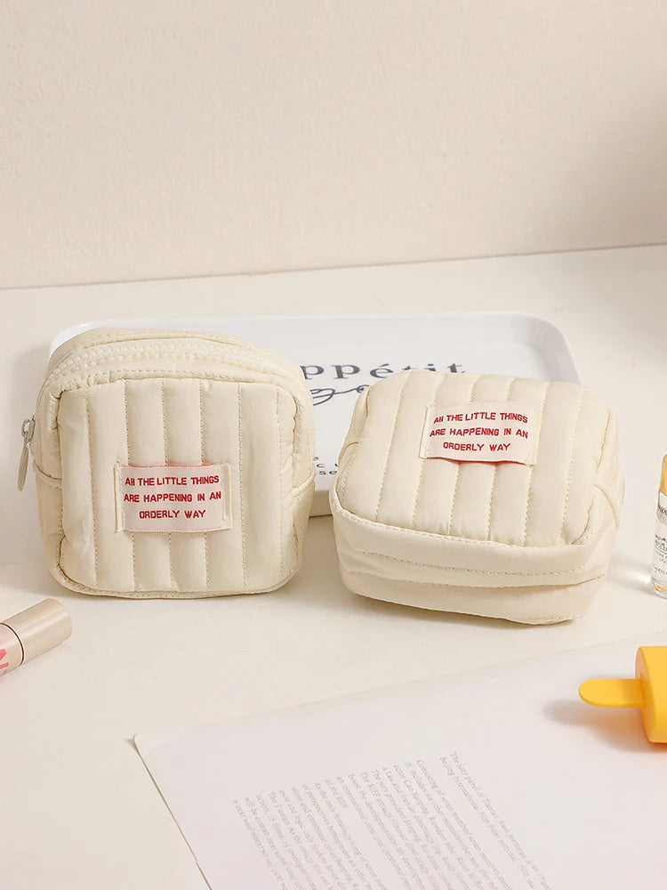 Korean Square Small Makeup Bag Student Small Earphones Zero Wallet Girl Portable Lipstick Storage Bags